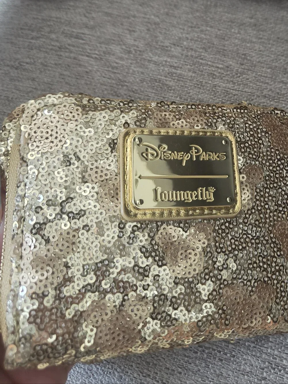 Disney Parks Loungefly Gold Sequin Minnie Mouse Zip Wallet NWT Exclusive - Picture 2 of 12